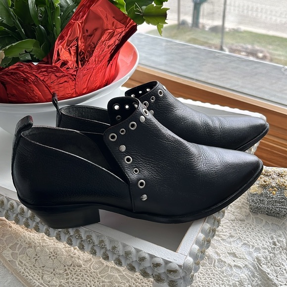 Rebecca Minkoff black leather booties - Picture 2 of 9